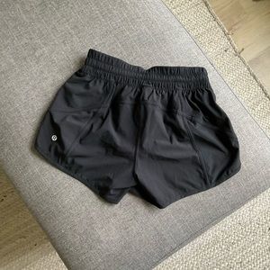 Lululemon Tracker Low-Rise Lined Short 4”